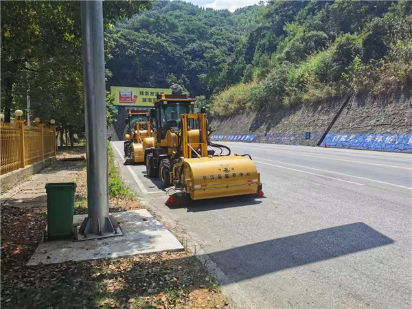 農村縣鄉國道清掃車